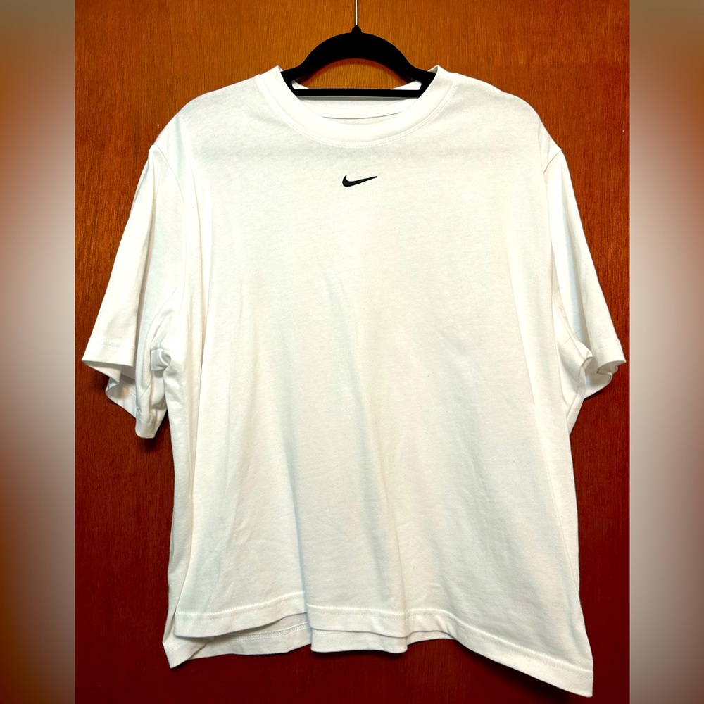 Women’s White Nike T-Shirt